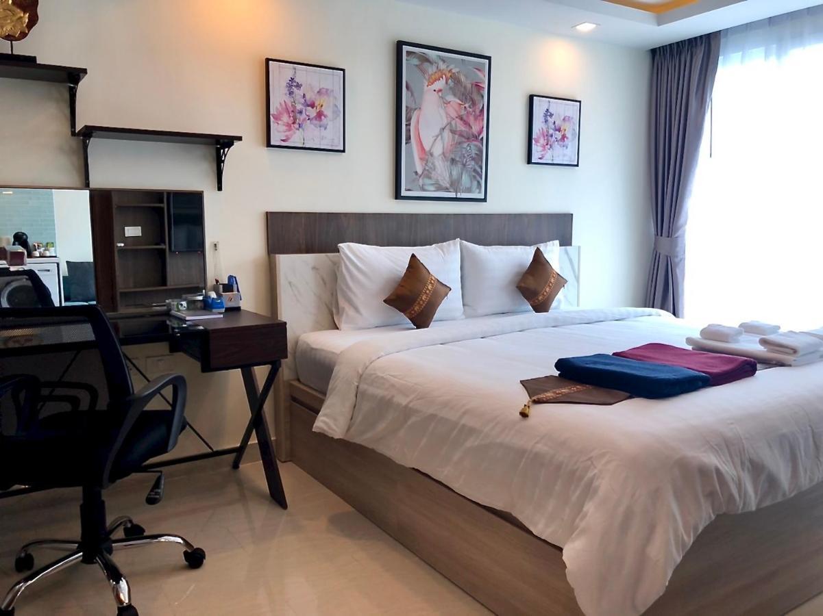 Luxury Business Suits In Grand Avenue By Pattaya City Estates Exterior foto
