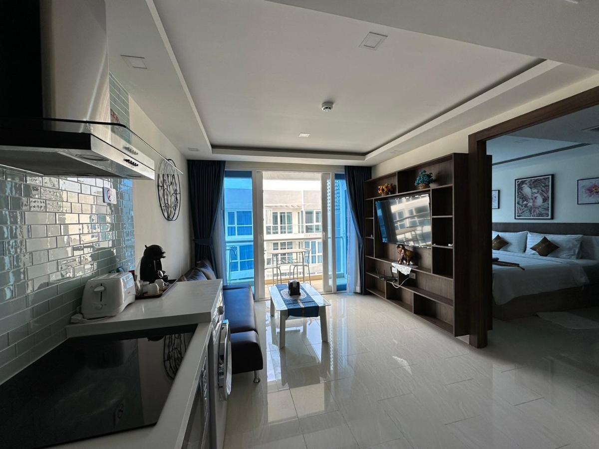 Luxury Business Suits In Grand Avenue By Pattaya City Estates Exterior foto