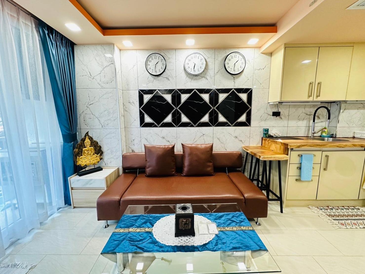 Luxury Business Suits In Grand Avenue By Pattaya City Estates Exterior foto