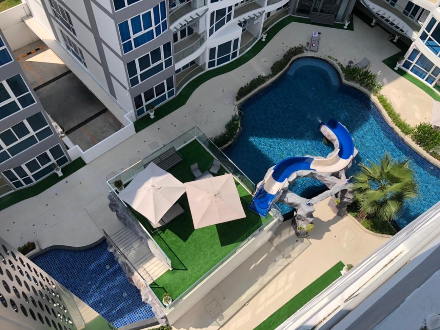 Luxury Business Suits In Grand Avenue By Pattaya City Estates Exterior foto