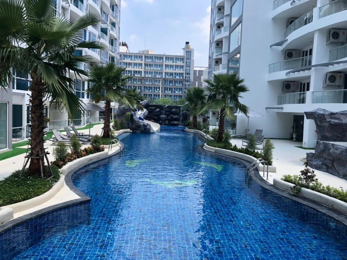 Luxury Business Suits In Grand Avenue By Pattaya City Estates Exterior foto